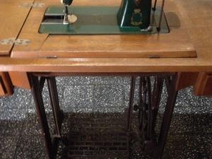 Máquina antigua coser tipo singer excelente estado