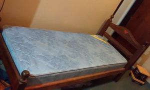 CAMA DE ALGARROBO CON COLCHON DE UNA PLAZA - IMPECABLE !!!!