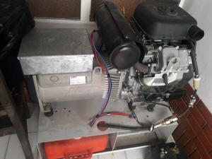 Grupo electrogeno 24 KVA 35 hp