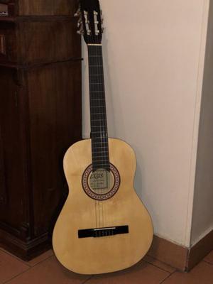 Guitarra Criolla usada + funda acolchada