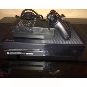 Consola Xbox One 500gb Color Negro + 1 Joystick Y Fuente
