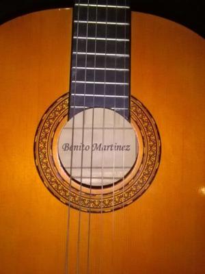 Guitarra criolla muy buena