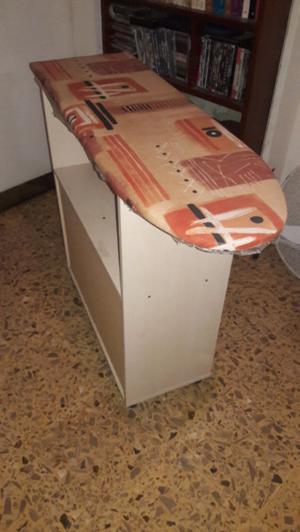 Mueble de planchado usado