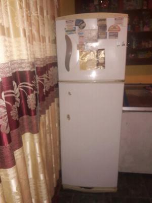 Vendo heladera con freezer