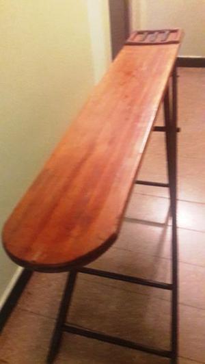 Antigua tabla de planchar plegable de madera