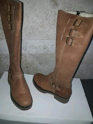 Botas caña alta cuero