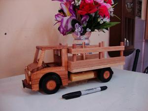 CAMION CON BARANDA EN MADERA ARTESANÍA Y OTROS MODELOS