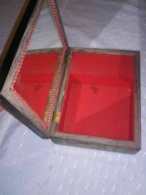 Caja de música antigua