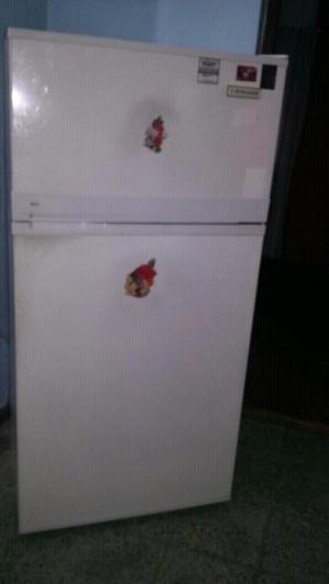 HELADERA PHILCO CON FREEZER MUY BUEN FUNCIONAMIENTO