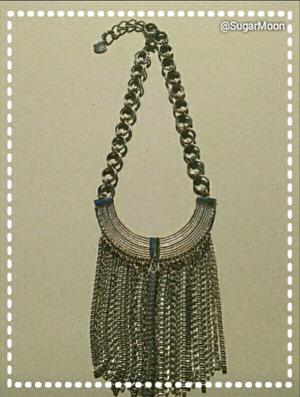 Lote de seis collares pecheras. Liquido