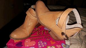 Botas cortas.color camel.talle 37