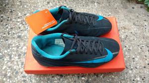 Botines NIKE Mercurial, 2 veces de uso, Talle 41.