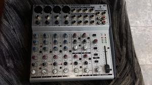 Consola Behringer Eurorack Ub