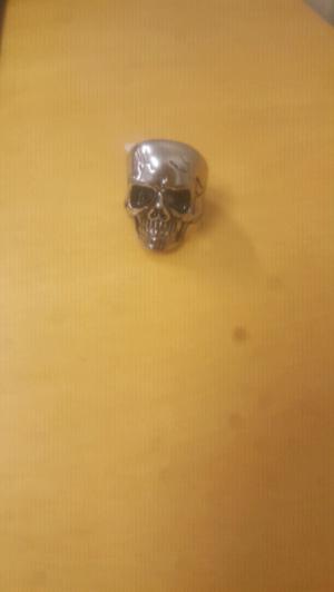 Anillo calavera.