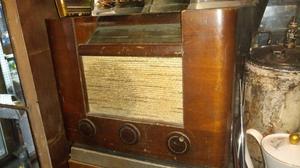 Antigua radio valvular original funcionando perfecto