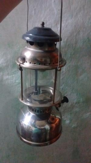 Farol antiguo a kerosene