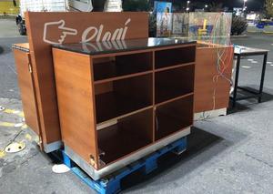 Mostrador, muebles para local comercial.