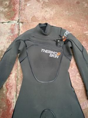 SE VENDE TRAJE TERMOSKIN