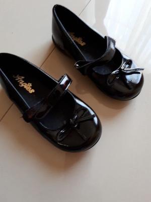 Zapatos de charol negros