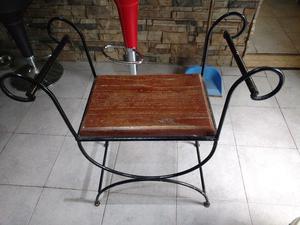vendo silla de madera y hierro