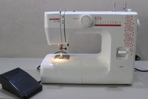 Maquina de coser recta multipunto familiar