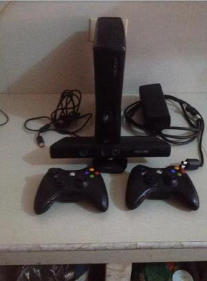 Xbox 360 Con Kinect, 2 Controles Y Juegos