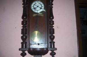 reloj antiguo de pared
