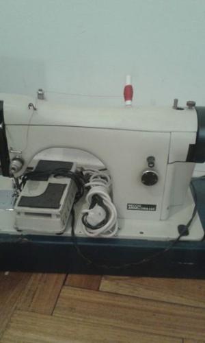 Máquina de coser Necchi eléctrica perfecta $