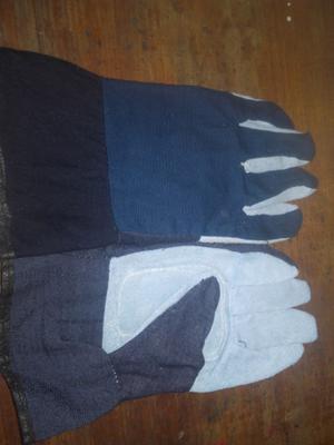 Vendo 50 pares de guantes