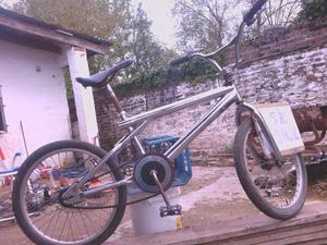 VENDO BICICLETA HALLEY