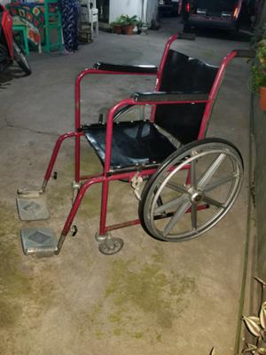 Vendo silla de ruedas usada