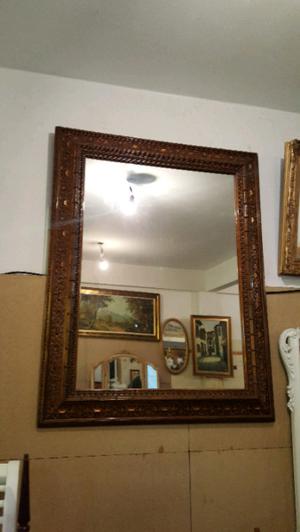 enorme espejo antiguo en buen estado