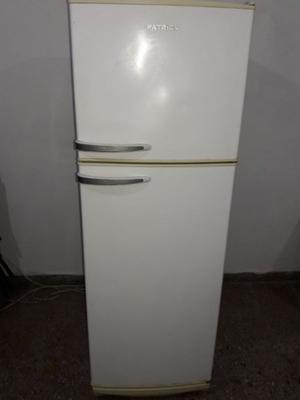 Heladera Patrick con Freezer 260 Litros Perfecto Estado y