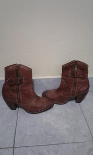 Vendo botas de cuero