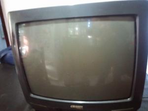 Vendo tv Crown Mustang