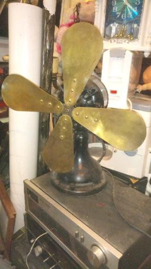 Antiguo ventilador aspas de bronce 3 velocidades funcionando