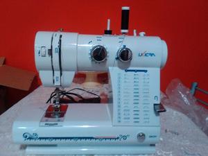 Maquina de coser UKICRA UFR—813