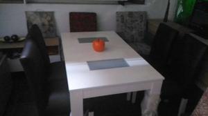 Mesa extensible laqueada blanca y 6 Sillas ecocuero