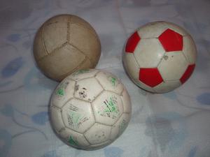 3 pelotas, 2 de futbol 32 gajos cosida cuero sintético y 1