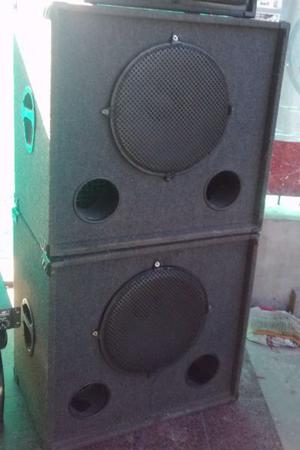 VENDO CAJAS GRAVES JBL  MUY BUENOS!!!