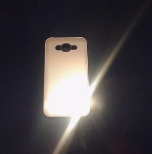 VENDO FUNDA PARA J Y J7 NEO DORADA