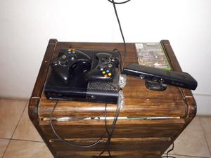 Vendo Xbox 360 Super Slim +Kinect+3 controles + 7 juegos