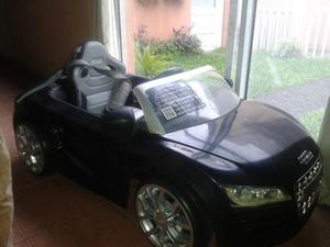 VENDO AUTO A BATERIA R8 SPYDER