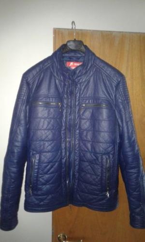 Campera "no end" cuero azul Talle M.