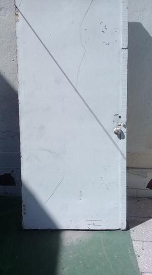 Liquido puerta para galpón, sin marco, 1,60 cm alto Tel.