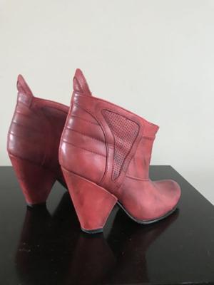 Botitas Sarkany rojas