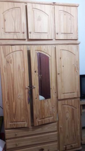 Mueble de pino