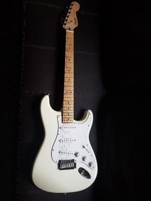 Vendo Squier Stratocaster Deluxe 
