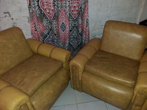 Vendo dos sillones comodos color claro