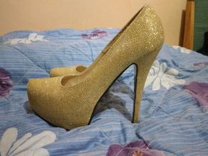 Zapatos dorados número 39